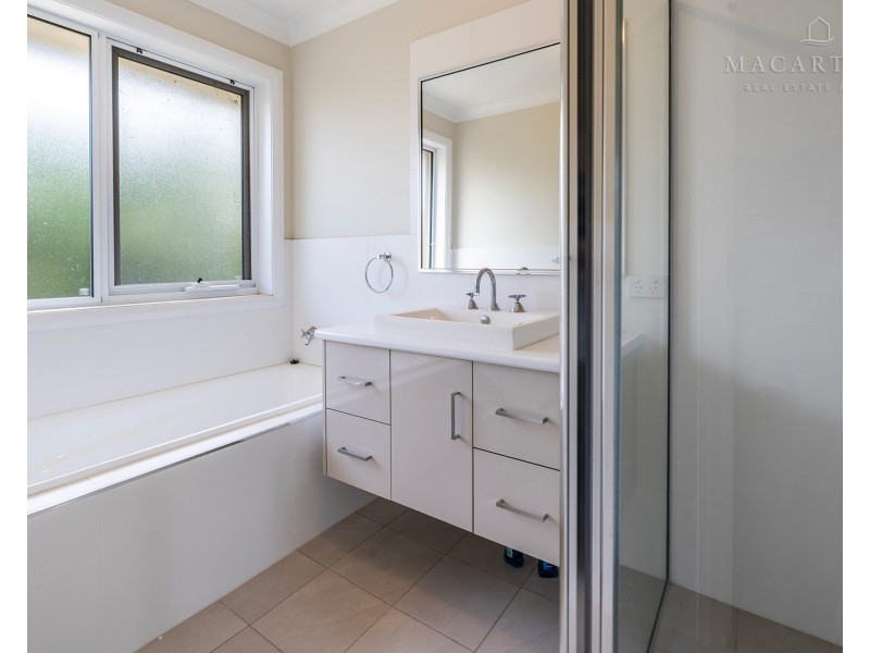14 Flack Crescent, Boorooma NSW 2650