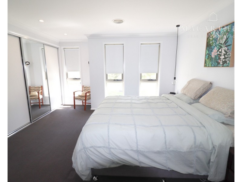 6 Comet Place, Estella NSW 2650