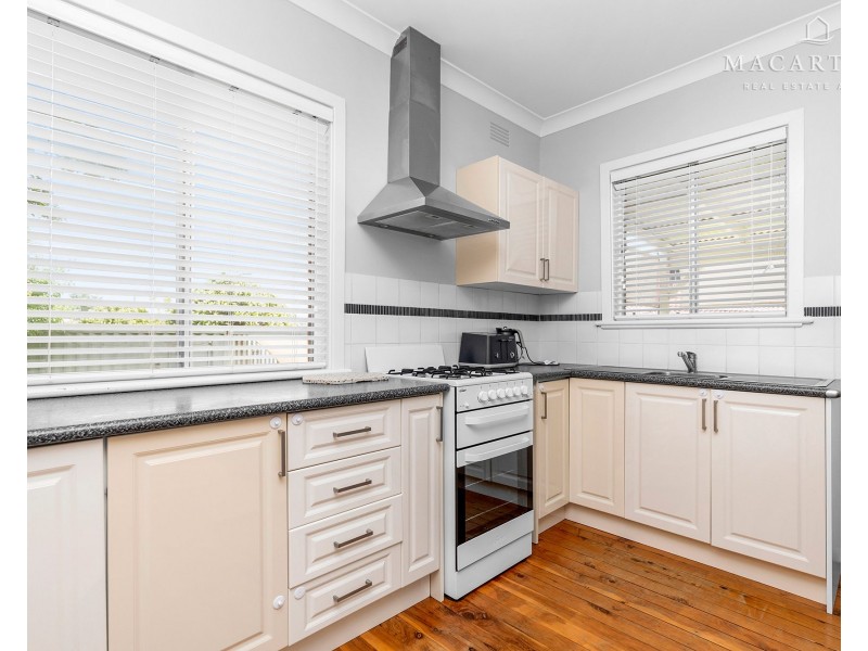 32 Northcott Parade, Mount Austin NSW 2650