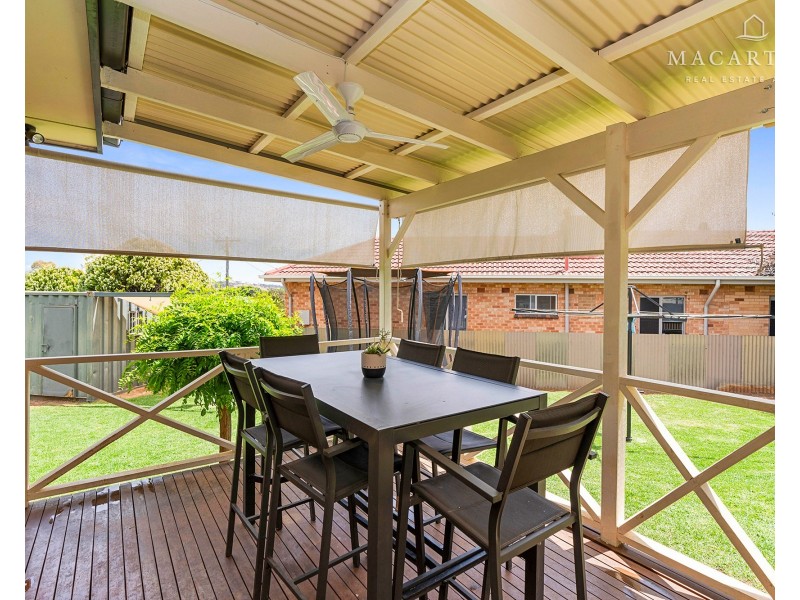 32 Northcott Parade, Mount Austin NSW 2650