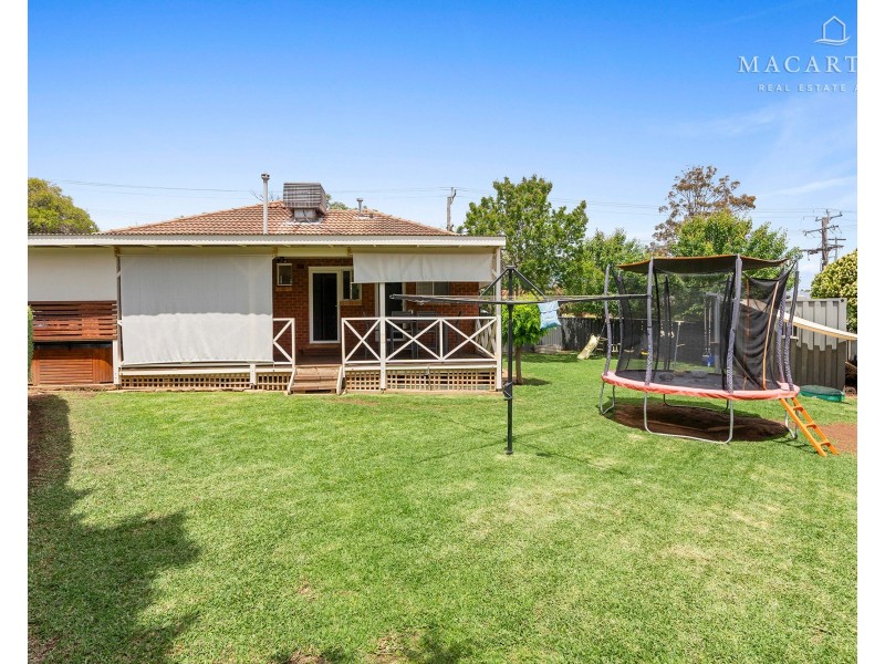 32 Northcott Parade, Mount Austin NSW 2650