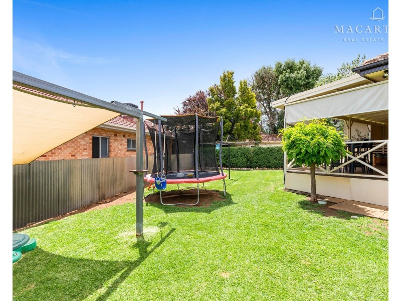 32 Northcott Parade, Mount Austin NSW 2650