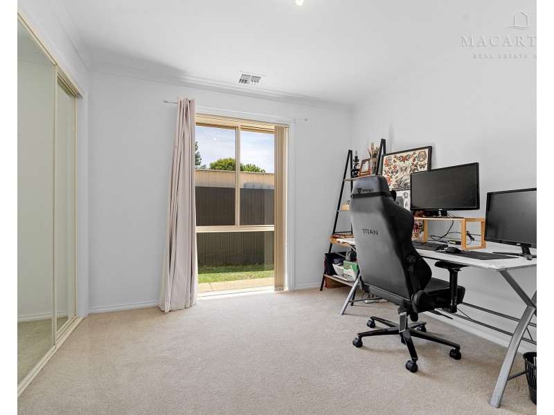 36 Fay Avenue, Kooringal NSW 2650