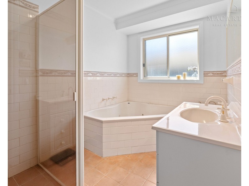 36 Fay Avenue, Kooringal NSW 2650