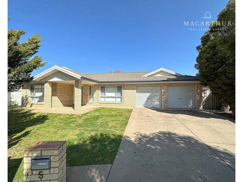 5 Giwang Place, Glenfield Park NSW 2650