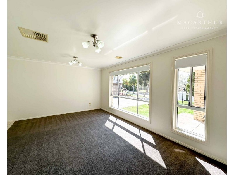 5 Giwang Place, Glenfield Park NSW 2650