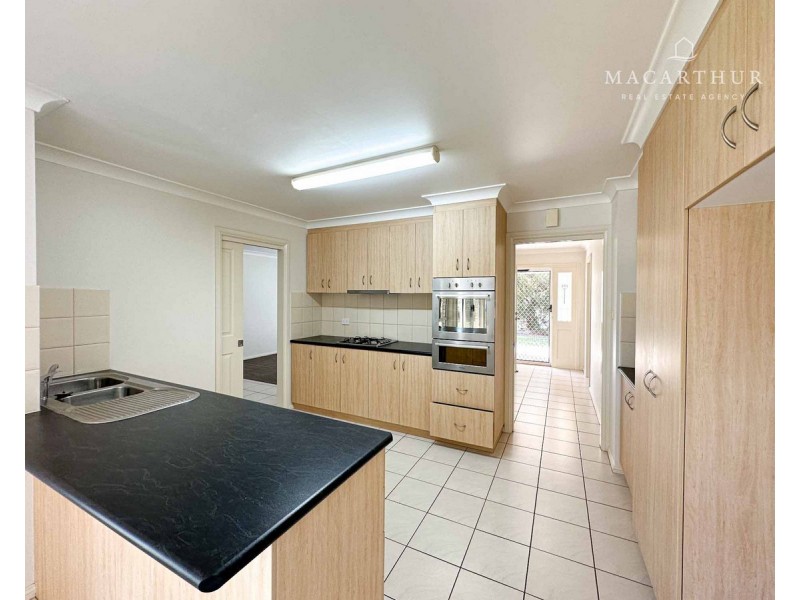 5 Giwang Place, Glenfield Park NSW 2650