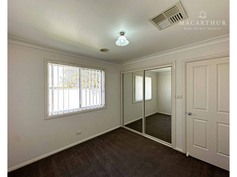 5 Giwang Place, Glenfield Park NSW 2650