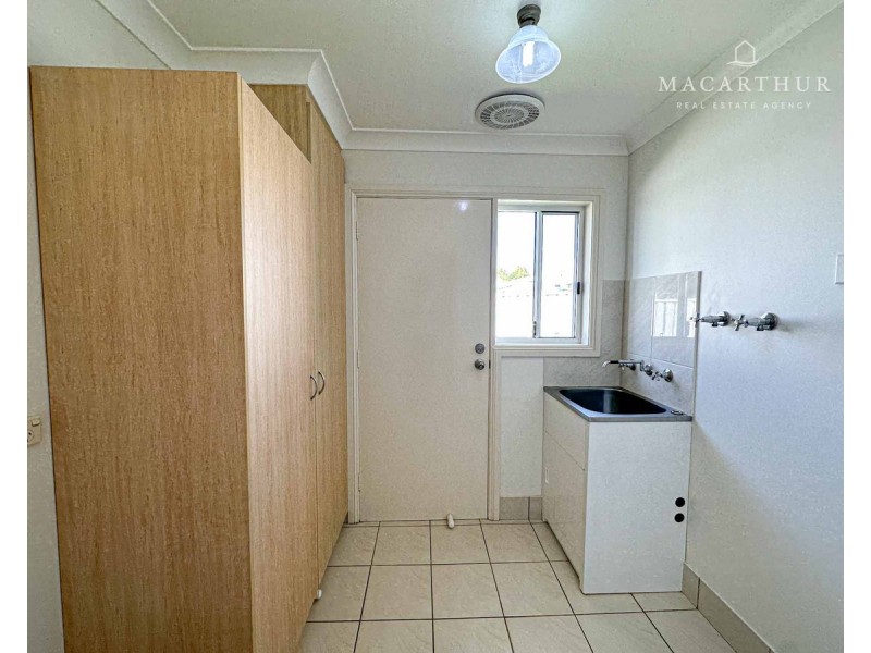 5 Giwang Place, Glenfield Park NSW 2650