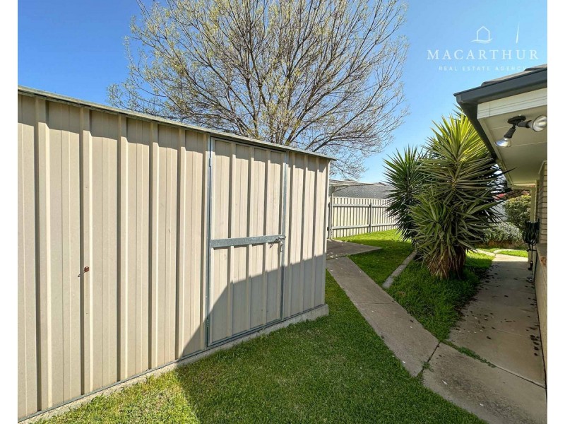 5 Giwang Place, Glenfield Park NSW 2650