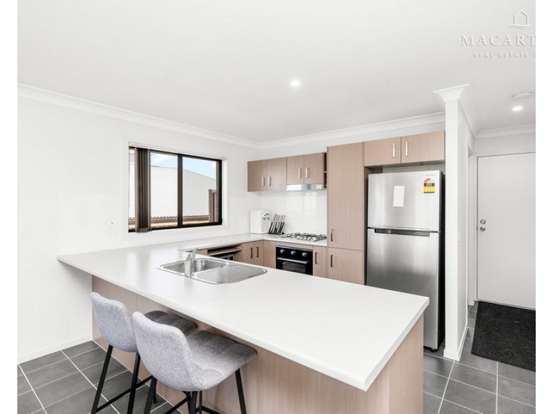 2/131 Bradman Drive, Boorooma NSW 2650