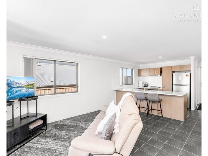 2/131 Bradman Drive, Boorooma NSW 2650