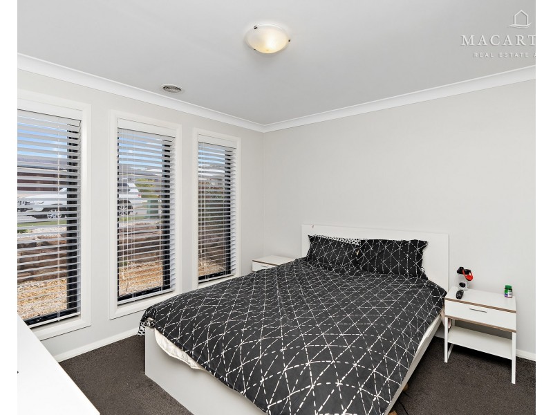 4 Hollows Crescent, Lloyd NSW 2650