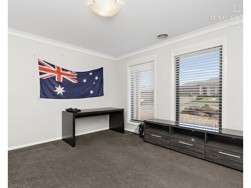 4 Hollows Crescent, Lloyd NSW 2650