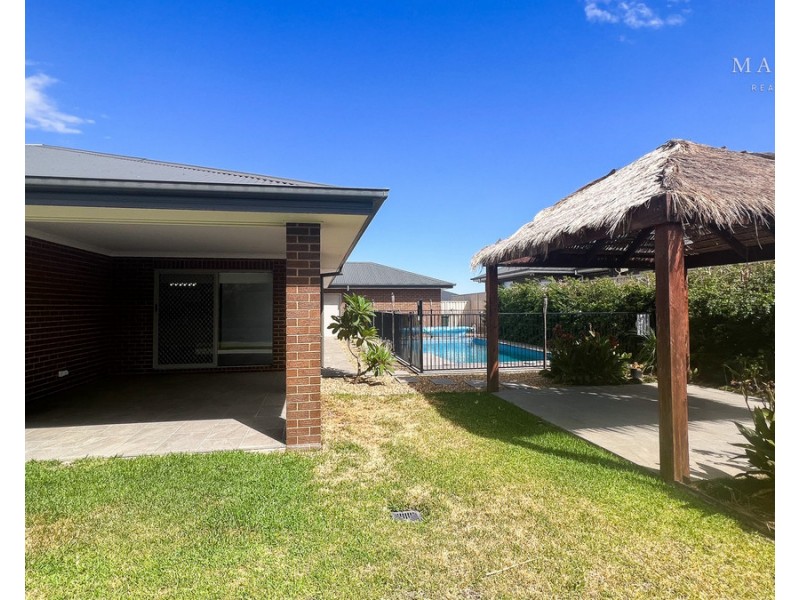 33 Paradise Drive, Gobbagombalin NSW 2650
