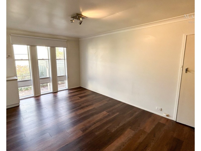 3/278 Bourke Street, Tolland NSW 2650