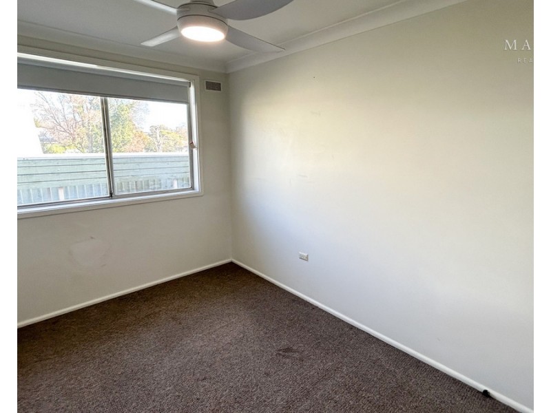 3/278 Bourke Street, Tolland NSW 2650