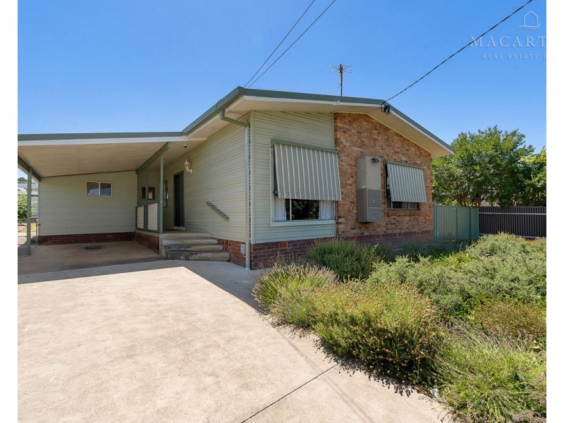 32 Boronia Street, Kooringal NSW 2650