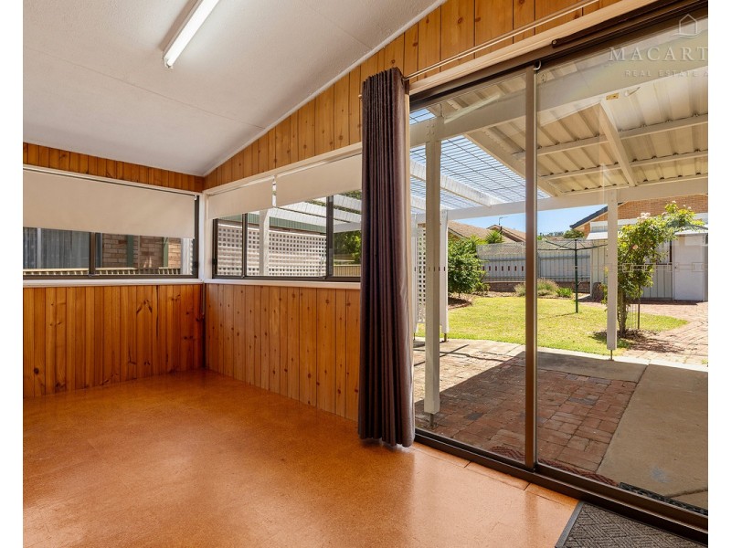 32 Boronia Street, Kooringal NSW 2650