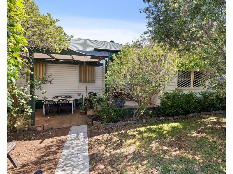 1 Margaret Avenue, Mount Austin NSW 2650