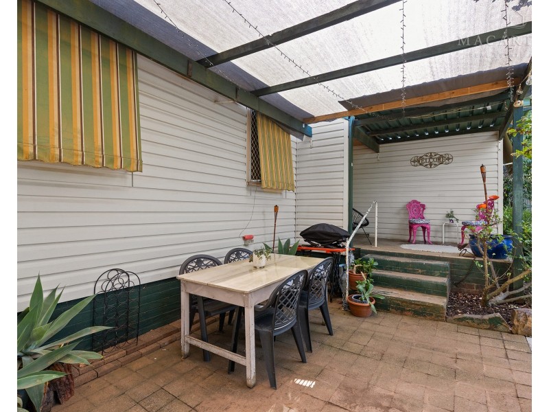 1 Margaret Avenue, Mount Austin NSW 2650