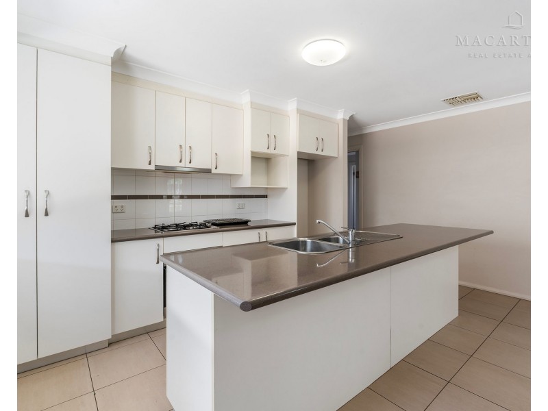 14 Bindari Avenue, Glenfield Park NSW 2650