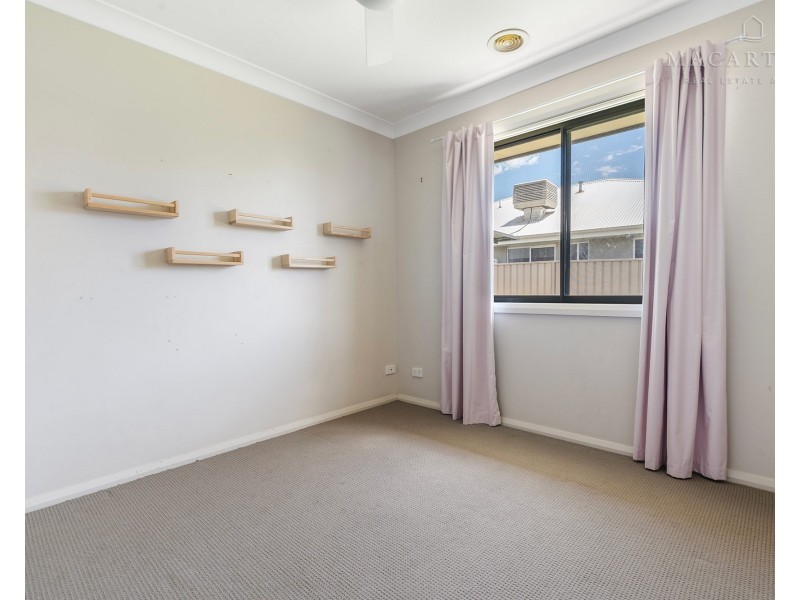 14 Bindari Avenue, Glenfield Park NSW 2650