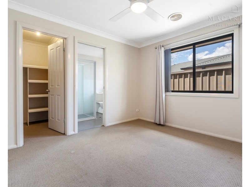 14 Bindari Avenue, Glenfield Park NSW 2650