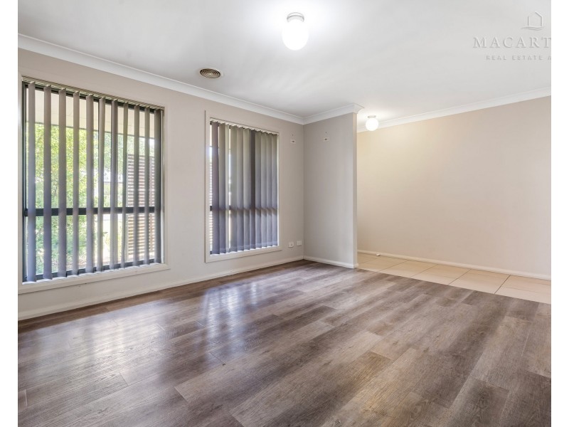 14 Bindari Avenue, Glenfield Park NSW 2650