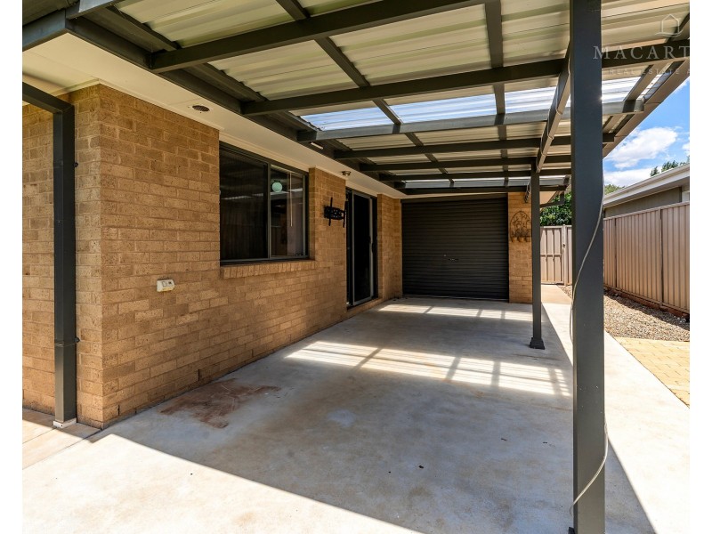 14 Bindari Avenue, Glenfield Park NSW 2650