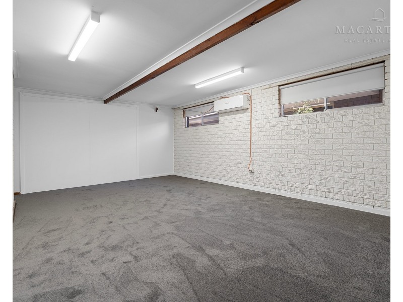 11 Nandina Avenue, Lake Albert NSW 2650