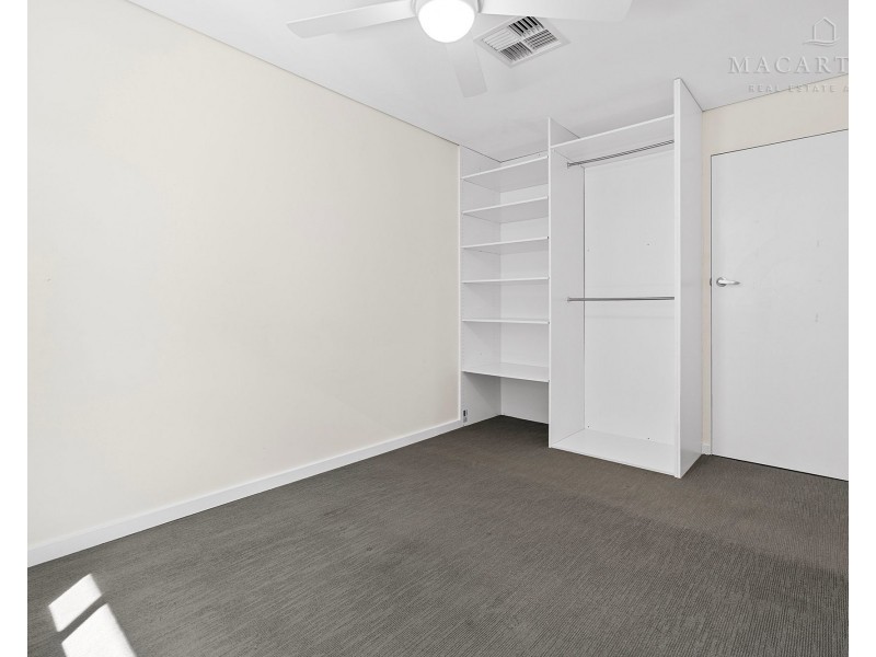 11 Nandina Avenue, Lake Albert NSW 2650