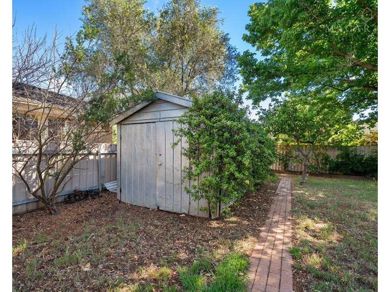 11 Nandina Avenue, Lake Albert NSW 2650