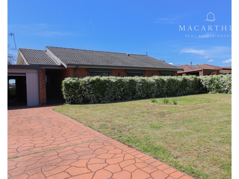 1 Jasmin Crescent, Lake Albert NSW 2650