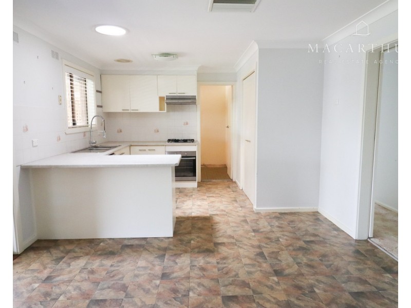 1 Jasmin Crescent, Lake Albert NSW 2650