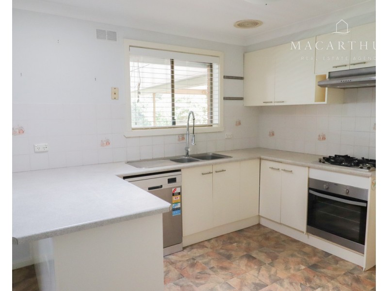 1 Jasmin Crescent, Lake Albert NSW 2650