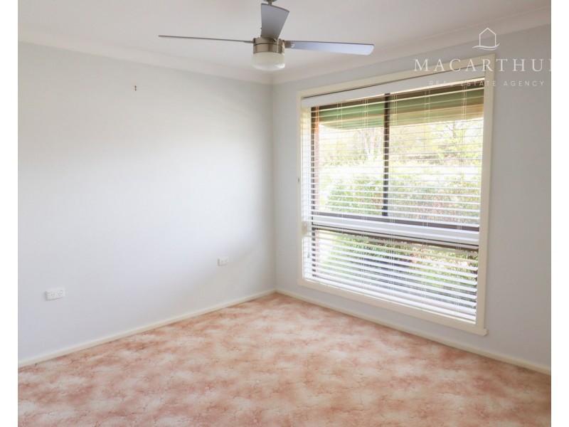 1 Jasmin Crescent, Lake Albert NSW 2650