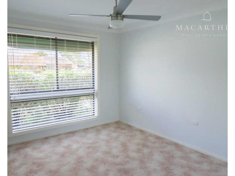 1 Jasmin Crescent, Lake Albert NSW 2650