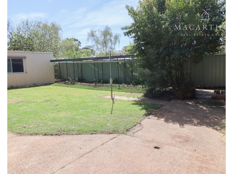 1 Jasmin Crescent, Lake Albert NSW 2650