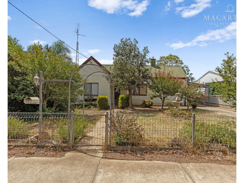 43 Green Street, Lockhart NSW 2656