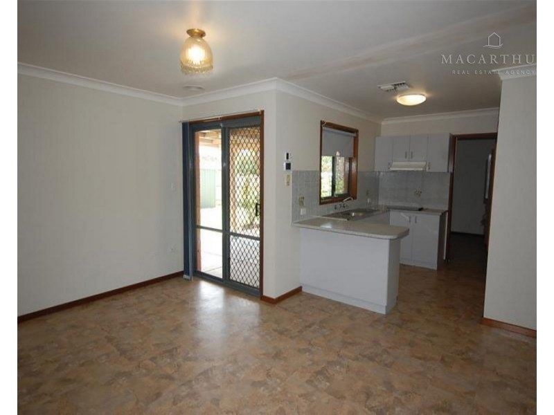 26 Langi Crescent, Glenfield Park NSW 2650