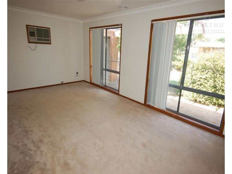 26 Langi Crescent, Glenfield Park NSW 2650