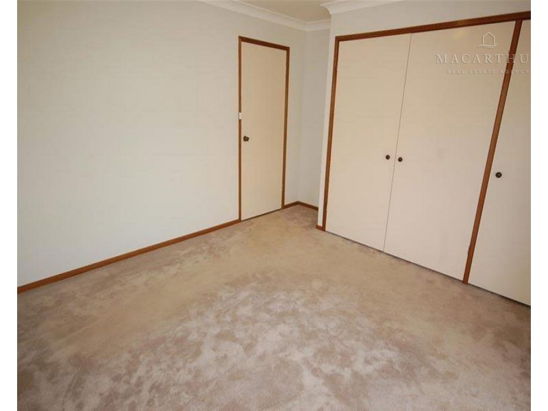 26 Langi Crescent, Glenfield Park NSW 2650