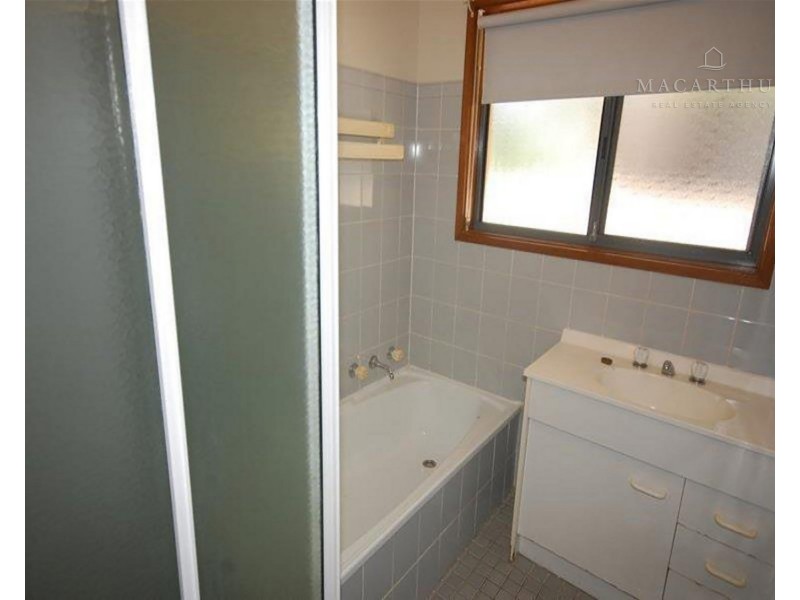 26 Langi Crescent, Glenfield Park NSW 2650