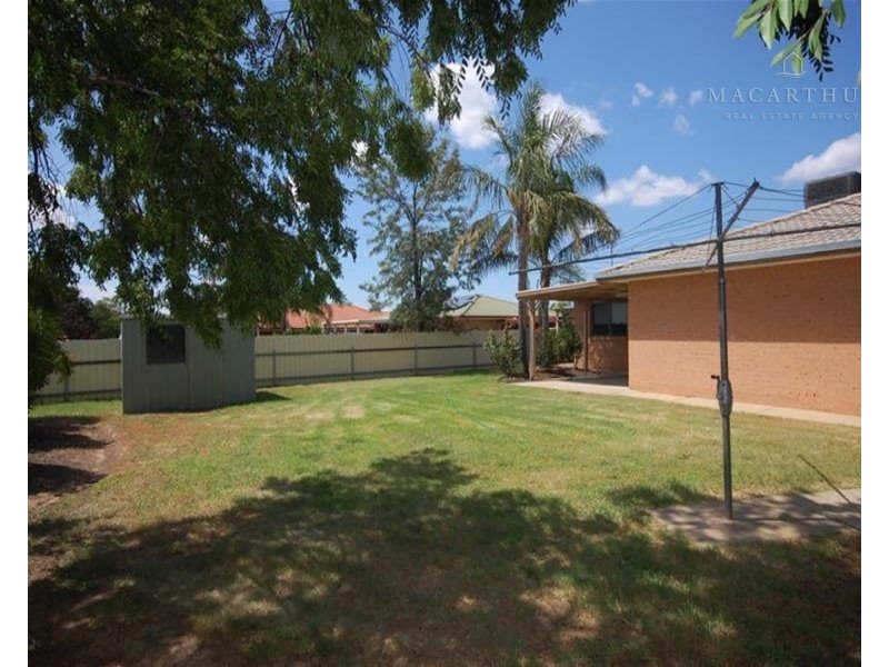 26 Langi Crescent, Glenfield Park NSW 2650