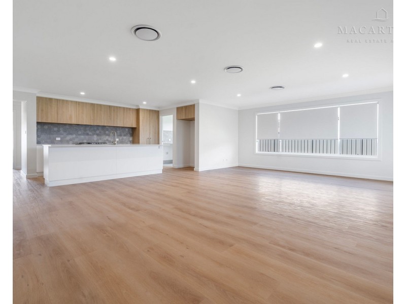 21 Lacebark Drive, Forest Hill NSW 2651