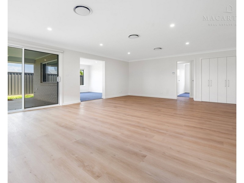 21 Lacebark Drive, Forest Hill NSW 2651