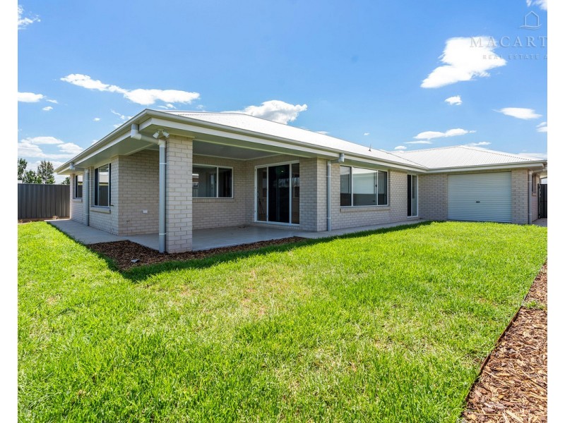21 Lacebark Drive, Forest Hill NSW 2651