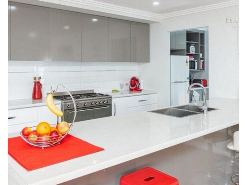 26 Barton Avenue, Lloyd NSW 2650