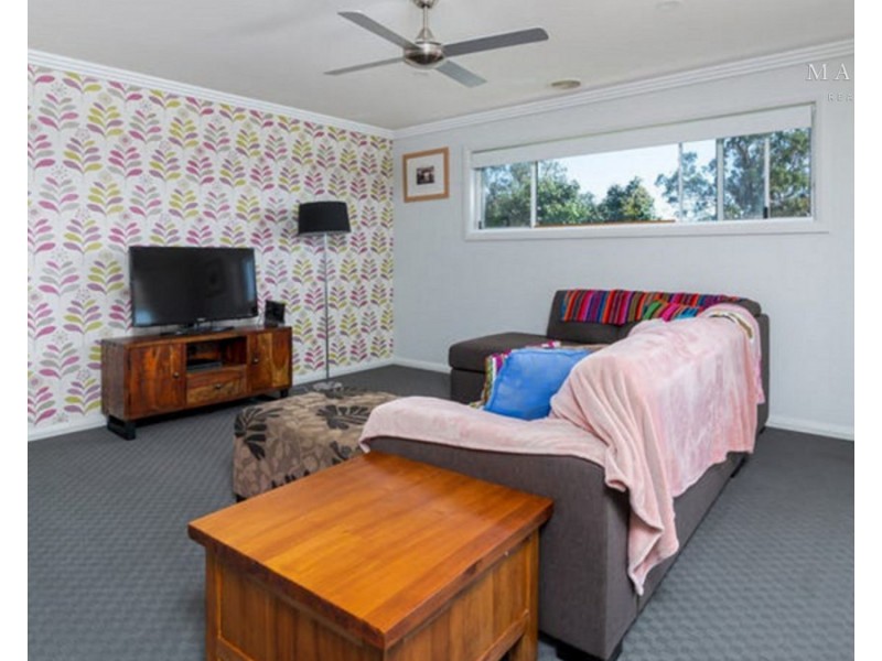 26 Barton Avenue, Lloyd NSW 2650
